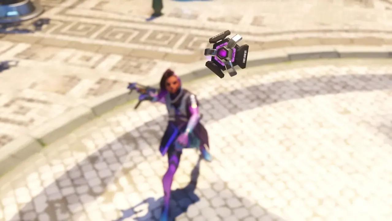 Sombra throwing her new transolactor