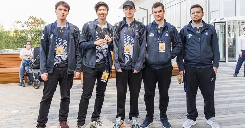 OG squad days before LAN tournament